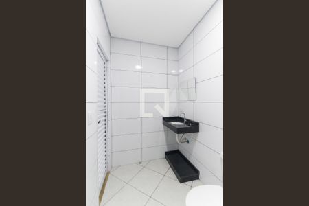 Banheiro de casa para alugar com 1 quarto, 35m² em Jardim Nossa Senhora do Carmo, São Paulo