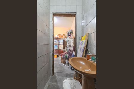 Casa à venda com 119m², 4 quartos e 2 vagasbanheiro quarto  serviço_3