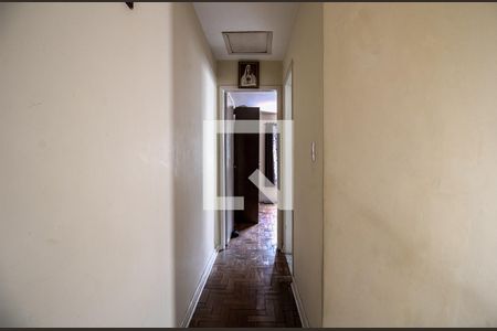 corredor comodos_1 de casa à venda com 4 quartos, 119m² em Parque Fongaro, São Paulo