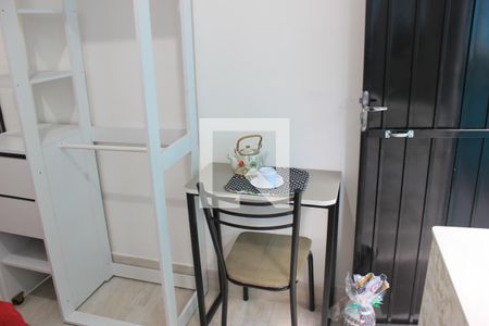Studio para alugar com 27m², 1 quarto e sem vagaCabideiro/mesinha