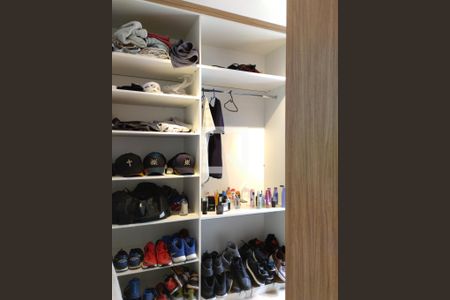 Apartamento à venda com 88m², 3 quartos e 1 vaga Apartamento à venda com 88m², 3 quartos e 1 vagaCloset