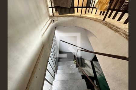 Casa para alugar com 100m², 3 quartos e sem vagaEscada