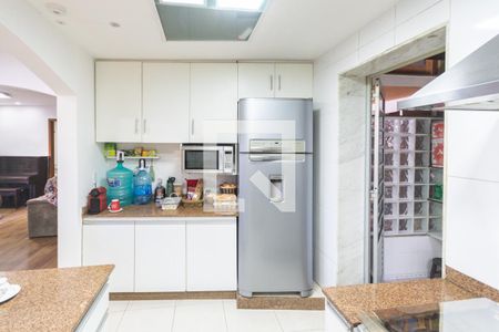 Casa para alugar com 350m², 3 quartos e 1 vagaCozinha