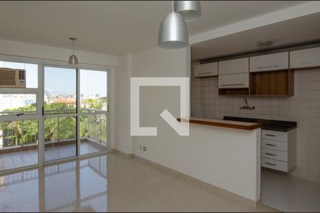 Sala de apartamento para alugar com 2 quartos, 64m² em Recreio dos Bandeirantes, Rio de Janeiro