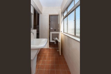 Apartamento para alugar com 68m², 3 quartos e 1 vagaárea de serviço