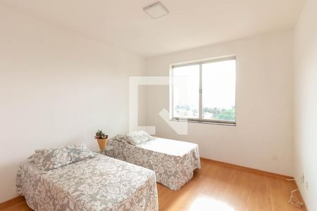 Casa à venda com 546m², 4 quartos e 5 vagasQuarto Suíte 2