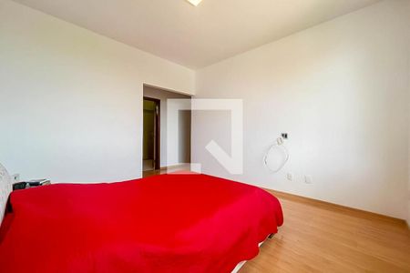 Casa à venda com 546m², 4 quartos e 5 vagasQuarto Suíte