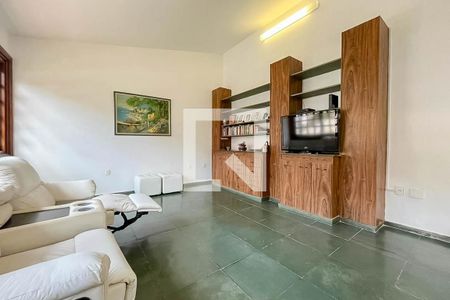 Casa à venda com 546m², 4 quartos e 5 vagasSala