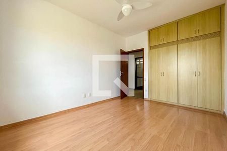 Casa à venda com 546m², 4 quartos e 5 vagasQuarto 2