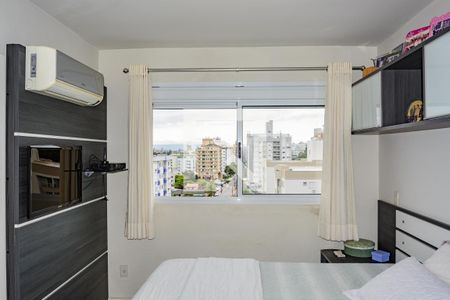 Suíte 01 de apartamento para alugar com 2 quartos, 90m² em Itacorubi, Florianópolis
