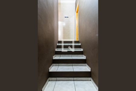 Casa para alugar com 260m², 6 quartos e 2 vagasEscada