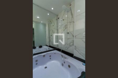 Apartamento para alugar com 70m², 3 quartos e 1 vaga Apartamento para alugar com 70m², 3 quartos e 1 vagaBanheira