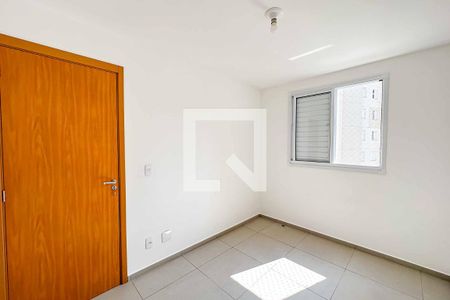 Quarto 2 de apartamento para alugar com 2 quartos, 43m² em Jardim Iris, São Paulo