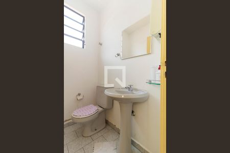 Casa à venda com 173m², 4 quartos e 2 vagasBanheiro 2