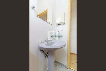 Casa à venda com 173m², 4 quartos e 2 vagasBanheiro 2