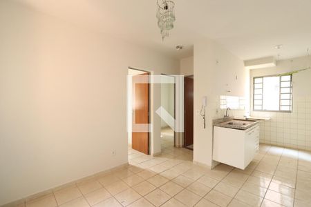 Sala de apartamento para alugar com 2 quartos, 40m² em Laranjeiras, Uberlândia