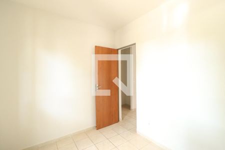 Quarto 1 de apartamento para alugar com 2 quartos, 40m² em Laranjeiras, Uberlândia
