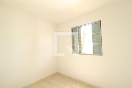 Quarto 1 de apartamento para alugar com 2 quartos, 40m² em Laranjeiras, Uberlândia