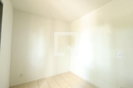 Quarto 2 de apartamento para alugar com 2 quartos, 40m² em Laranjeiras, Uberlândia