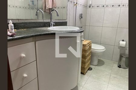 Casa à venda com 143m², 3 quartos e 2 vagasBanheiro do Quarto 1 