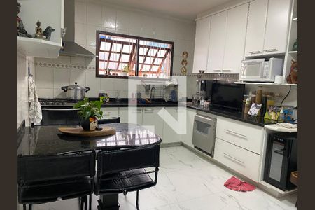 Casa à venda com 143m², 3 quartos e 2 vagasCozinha