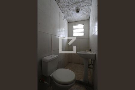 Banheiro de casa para alugar com 1 quarto, 48m² em Antonina, São Gonçalo