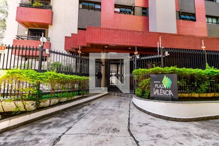 Apartamento para alugar com 133m², 4 quartos e 3 vagasFachada e portaria