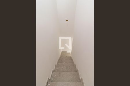 Apartamento à venda com 60m², 2 quartos e 1 vagaEscada