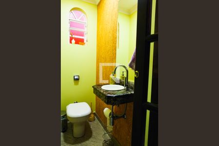 Banheiro de casa à venda com 4 quartos, 230m² em Vila Camilopolis, Santo André