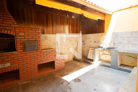 Casa para alugar com 300m², 4 quartos e 3 vagasÁrea de Serviço e Churrasqueira 