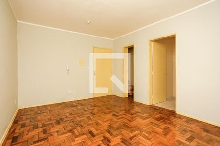 Quarto e sala de apartamento para alugar com 1 quarto, 28m² em Passo da Areia, Porto Alegre