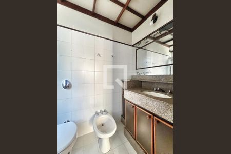 Banheiro de apartamento à venda com 4 quartos, 170m² em Lourdes, Belo Horizonte