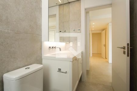 Apartamento à venda com 388m², 4 quartos e 4 vagasBanheiro suite 2