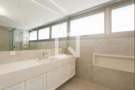 Apartamento à venda com 388m², 4 quartos e 4 vagasBanheiro suite 4