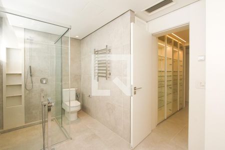 Apartamento à venda com 388m², 4 quartos e 4 vagasBanheiro suite 4