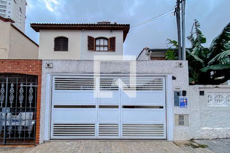 Casa à venda com 127m², 3 quartos e 2 vagasFachada