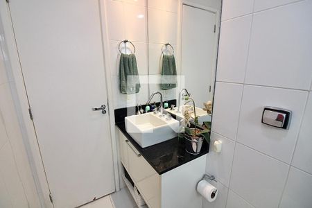 Apartamento à venda com 92m², 3 quartos e 2 vagasBanheiro Social