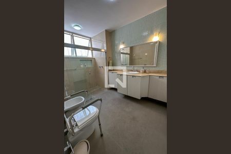 Apartamento à venda com 278m², 4 quartos e 1 vaga Apartamento à venda com 278m², 4 quartos e 1 vagaBanheiro 01