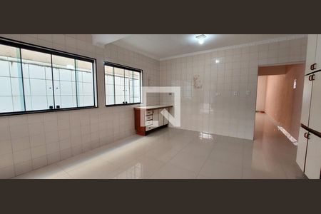 Casa para alugar com 120m², 3 quartos e 2 vagasCozinha