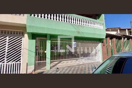 Casa para alugar com 120m², 3 quartos e 2 vagasFachada