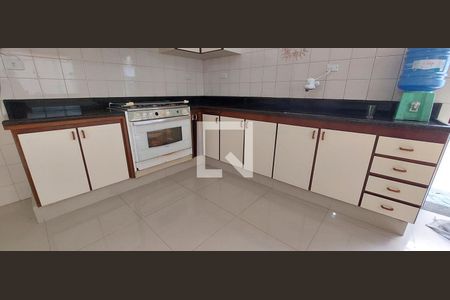 Casa para alugar com 120m², 3 quartos e 2 vagasCozinha