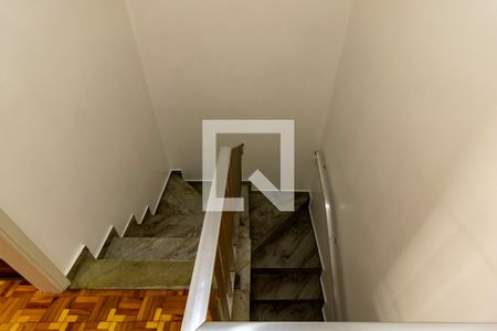 Escada de casa à venda com 3 quartos, 270m² em Vila Regente Feijó, São Paulo
