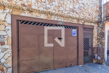Casa para alugar com 76m², 2 quartos e 2 vagasFachada