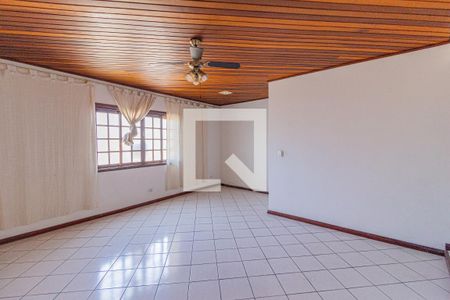 Casa para alugar com 2 quartos, 76m² em Jardim Angela Maria, Carapicuíba