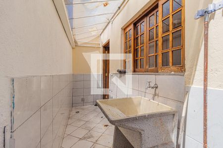 Área de serviço de casa para alugar com 2 quartos, 76m² em Jardim Angela Maria, Carapicuíba