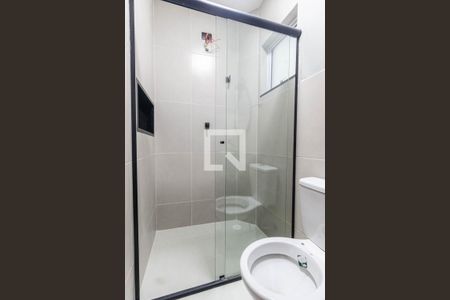 Banheiro de apartamento para alugar com 1 quarto, 30m² em Vila Maria Luisa, São Paulo