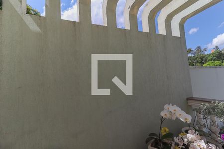 Casa à venda com 310m², 3 quartos e 6 vagas Casa à venda com 310m², 3 quartos e 6 vagasSacada