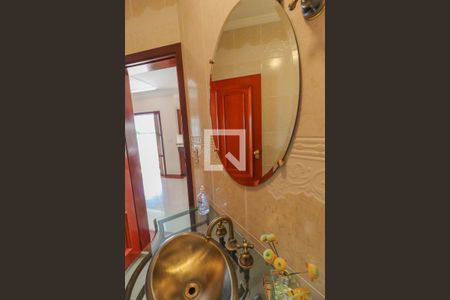 Casa à venda com 310m², 3 quartos e 6 vagas Casa à venda com 310m², 3 quartos e 6 vagasLavabo