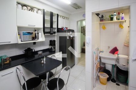 Apartamento à venda com 79m², 2 quartos e sem vagaCozinha e Área de Serviço