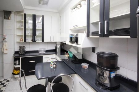 Apartamento à venda com 79m², 2 quartos e sem vagaCozinha e Área de Serviço